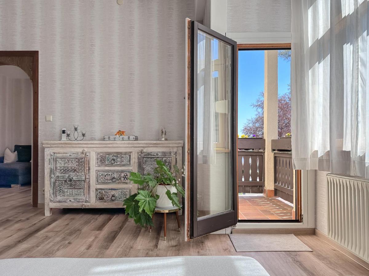 Schoene Altbauwohnung Mit Grosser Sonnenterrasse Rudolstadt Zewnętrze zdjęcie